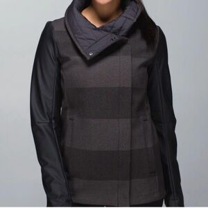 Vintage Lululemon rain jacket with fleece inside size 4